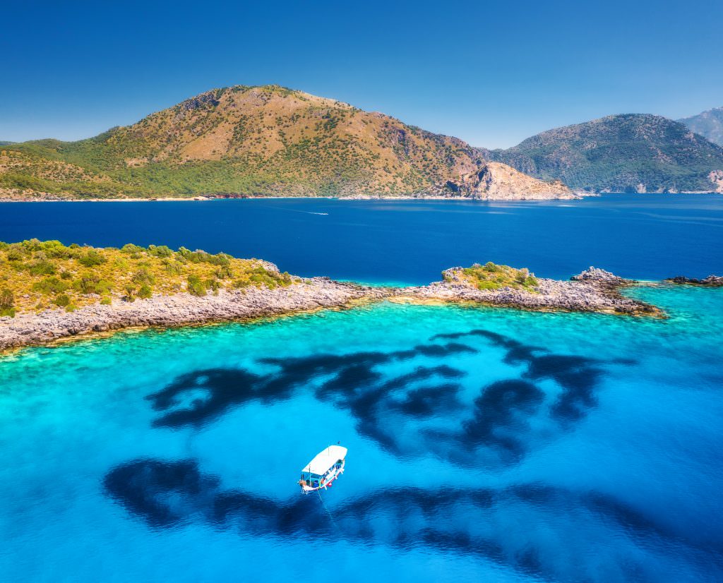 Cold Water Bay yacht charter