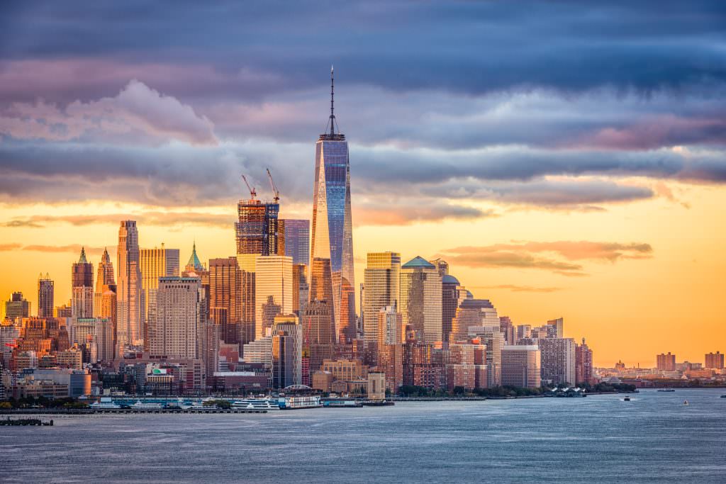 New York yacht charter USA luxury Manhattan skyline private yacht experience Hudson River elite lifestyle