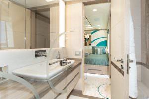 Kaira Yachts – Charade yacht ensuite bathroom with cabin interior