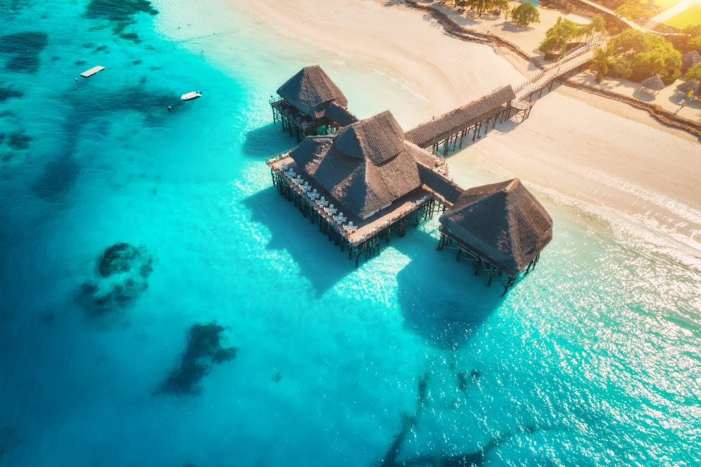 Luxury Maldives yacht charter tropical island villas