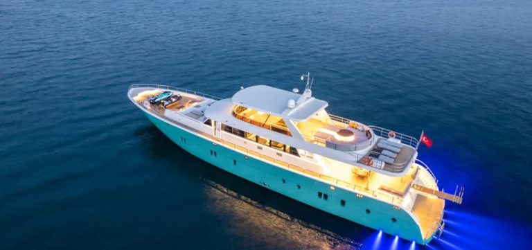Deep water yacht charter luxury profile view