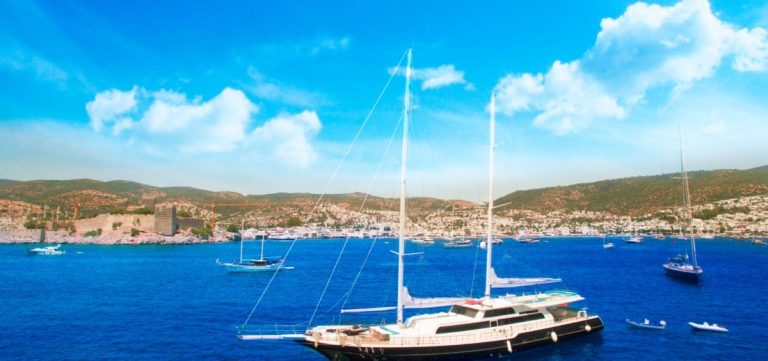 Esma Sultan sailing yacht view