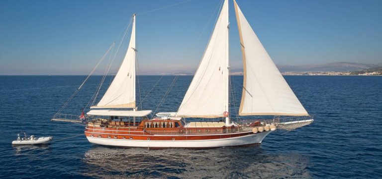 Linda Gulet Charter luxury side profile on waters