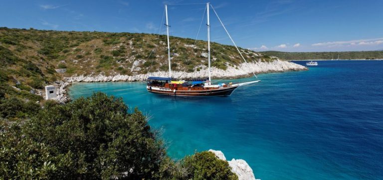 Perla Gulet Charter side profile of a luxury gulet charter